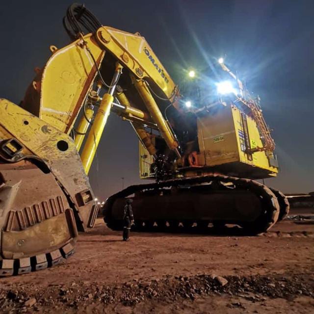 Mining equipment and field service team